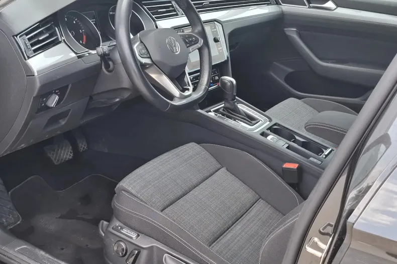 Volkswagen Passat din 2022 cu 92.804 km - oferta VOL123519 - foto 7