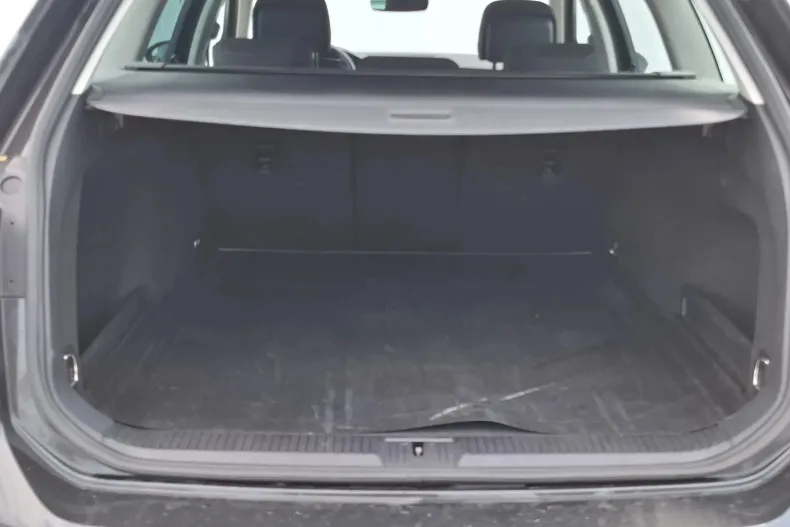 Volkswagen Passat din 2022 cu 92.804 km - oferta VOL123519 - foto 11