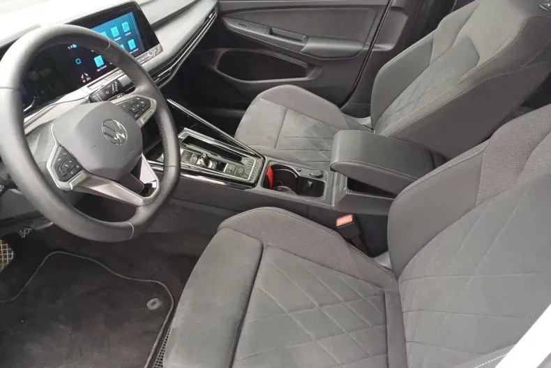 Volkswagen Golf din 2024 cu 23.926 km - oferta VOL123524 - foto 13