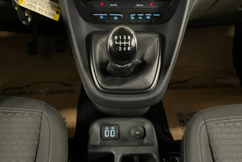 Ford Transit Connect din 2020 cu 174.001 km - oferta FOR123542 - foto 26