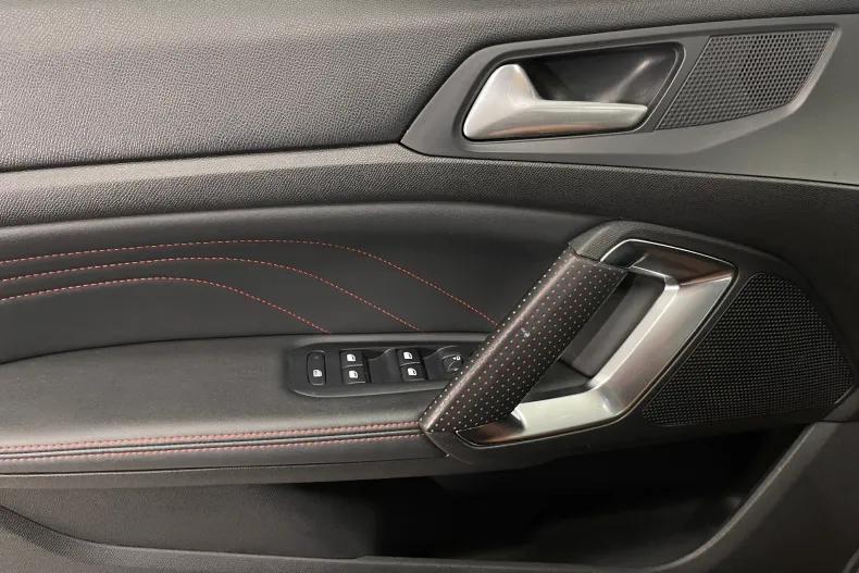 Peugeot 308 din 2019 cu 128.132 km - oferta PEU123546 - foto 27