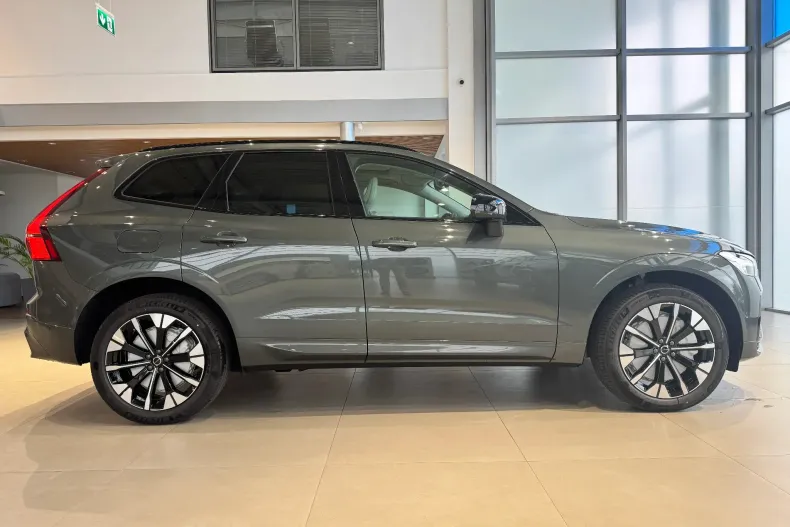 Volvo XC60 din 2025 cu 9 km - oferta VOL123551 - foto 4