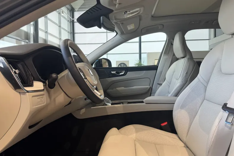 Volvo XC60 din 2025 cu 9 km - oferta VOL123551 - foto 12