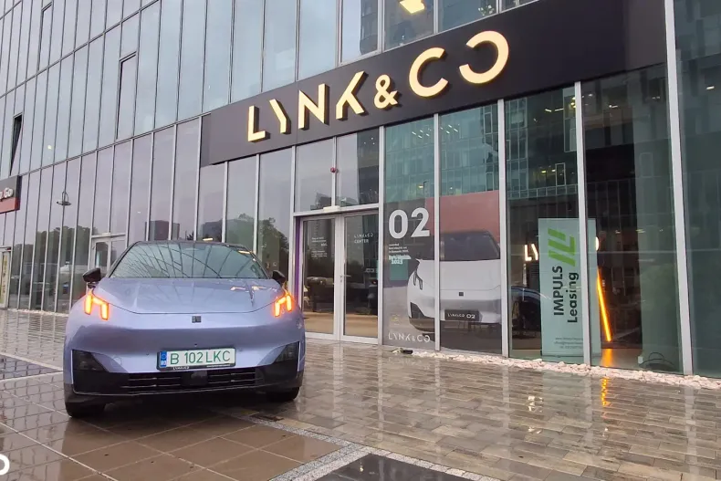 Lynk&Co 02 din 2024 cu 5.332 km - oferta LYN123558 - foto 2