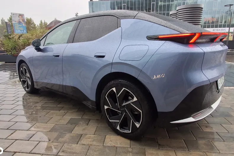 Lynk&Co 02 din 2024 cu 5.332 km - oferta LYN123558 - foto 5