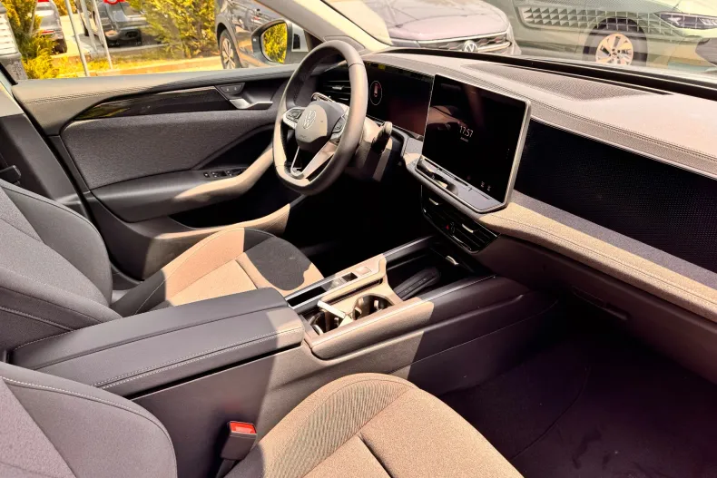 Volkswagen Passat din 2024 cu 1 km - oferta VOL123566 - foto 8