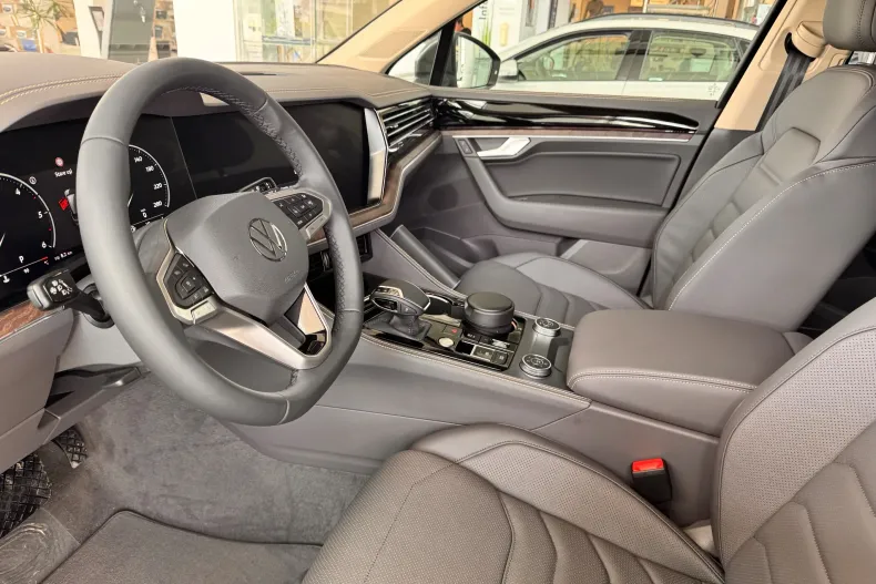Volkswagen Touareg din 2025 cu 1 km - oferta VOL123569 - foto 12