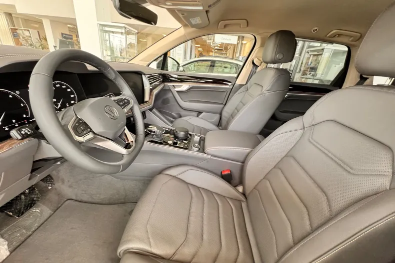 Volkswagen Touareg din 2025 cu 1 km - oferta VOL123569 - foto 15