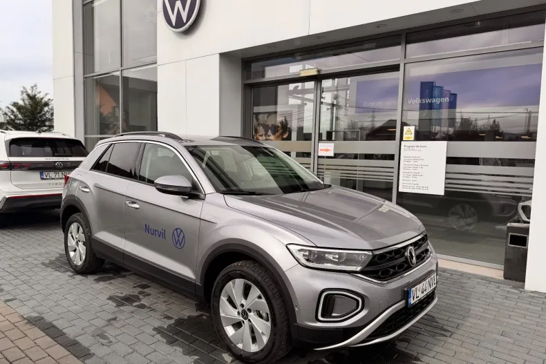 Volkswagen T-Roc din 2024 cu 15.000 km - oferta VOL123570 - foto 1