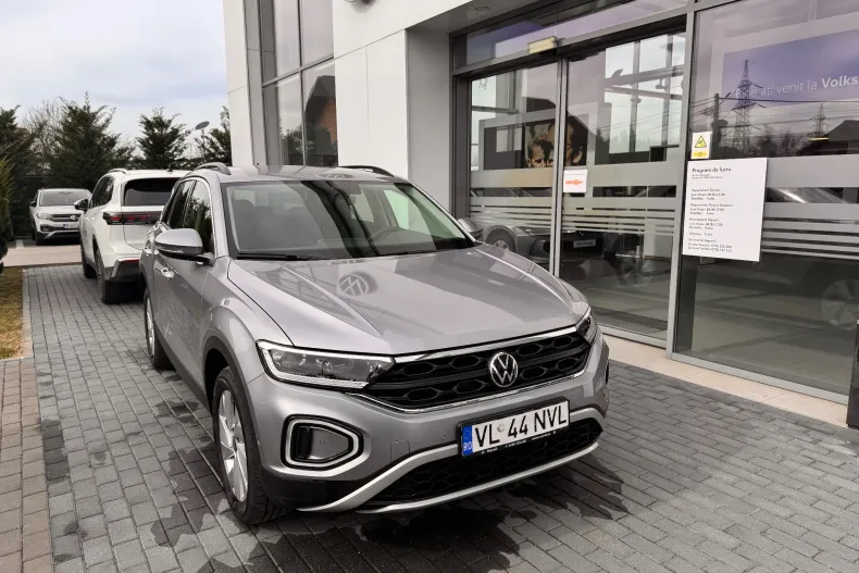 Volkswagen T-Roc din 2024 cu 15.000 km - oferta VOL123570 - foto 2