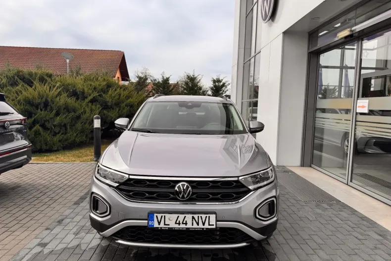 Volkswagen T-Roc din 2024 cu 15.000 km - oferta VOL123570 - foto 3
