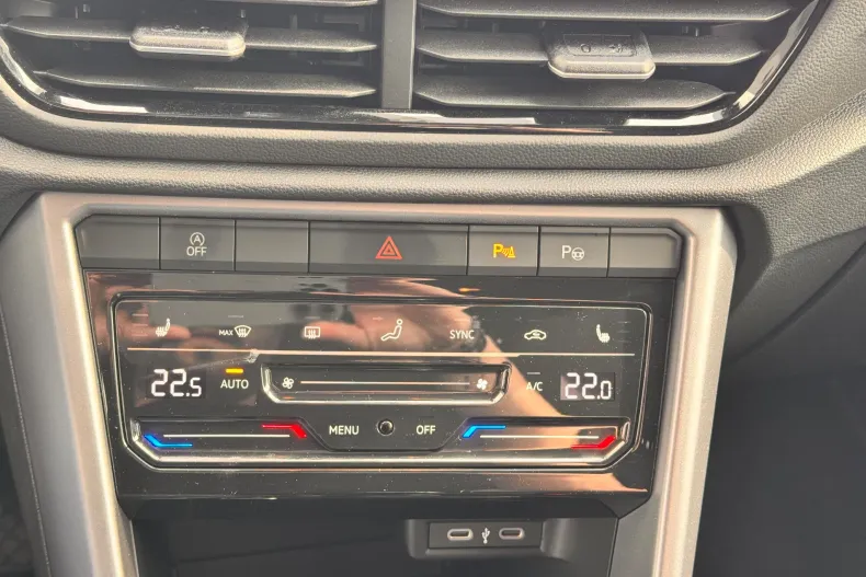 Volkswagen T-Roc din 2024 cu 15.000 km - oferta VOL123570 - foto 13