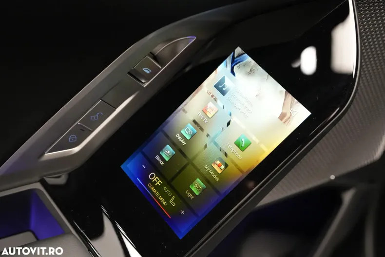 BMW Seria 7 din 2024 cu 15.050 km - oferta BMW123609 - foto 16