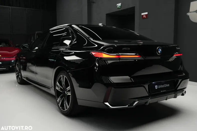 BMW Seria 7 din 2024 cu 15.050 km - oferta BMW123609 - foto 34