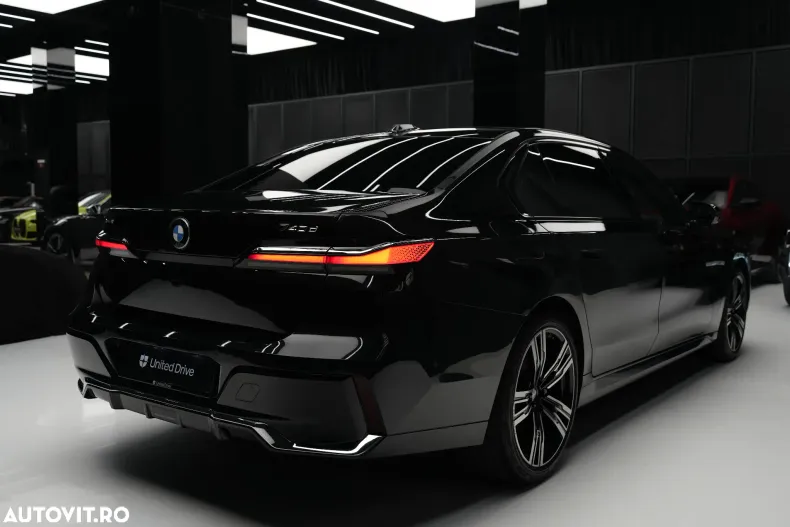 BMW Seria 7 din 2024 cu 15.050 km - oferta BMW123609 - foto 35