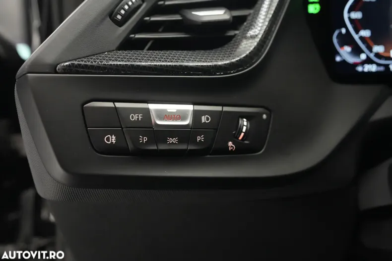 BMW M1 din 2022 cu 62.000 km - oferta BMW123612 - foto 18