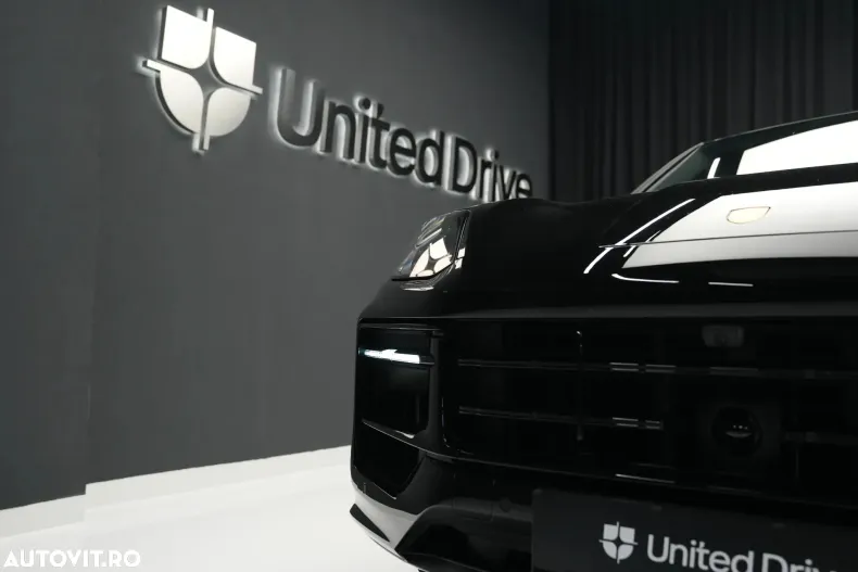 Porsche Cayenne din 2023 cu 13.811 km - oferta POR123619 - foto 3