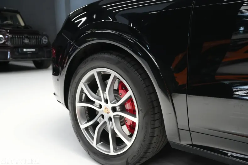 Porsche Cayenne din 2023 cu 13.811 km - oferta POR123619 - foto 5