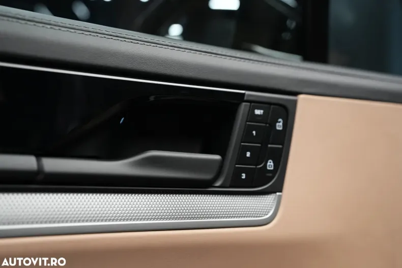 Porsche Cayenne din 2023 cu 13.811 km - oferta POR123619 - foto 8