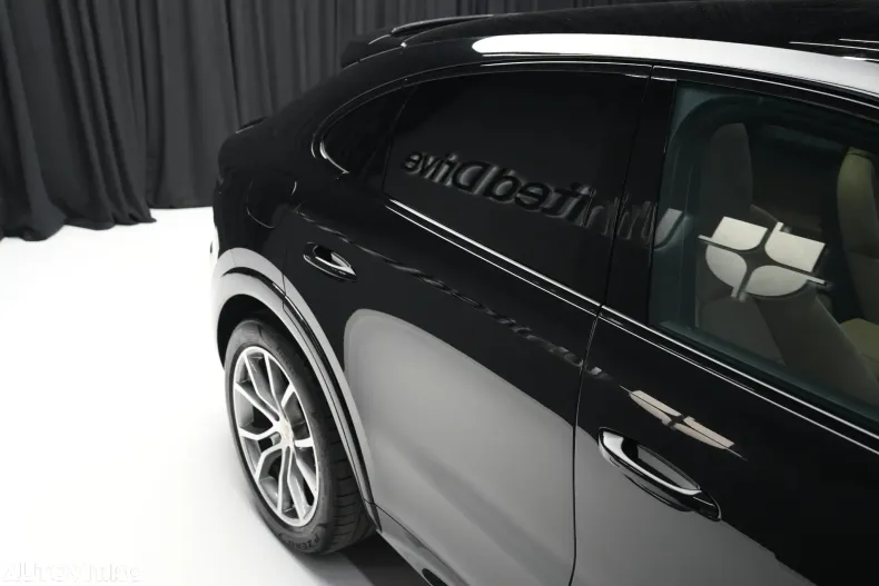 Porsche Cayenne din 2023 cu 13.811 km - oferta POR123619 - foto 39