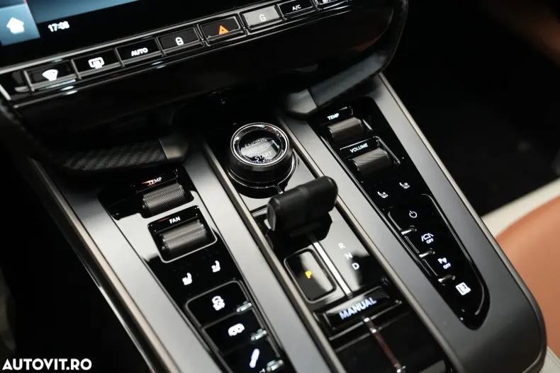 Aston Martin Vanquish din 2025 cu 1.666 km - oferta AST123622 - foto 22