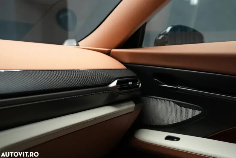 Aston Martin Vanquish din 2025 cu 1.666 km - oferta AST123622 - foto 24