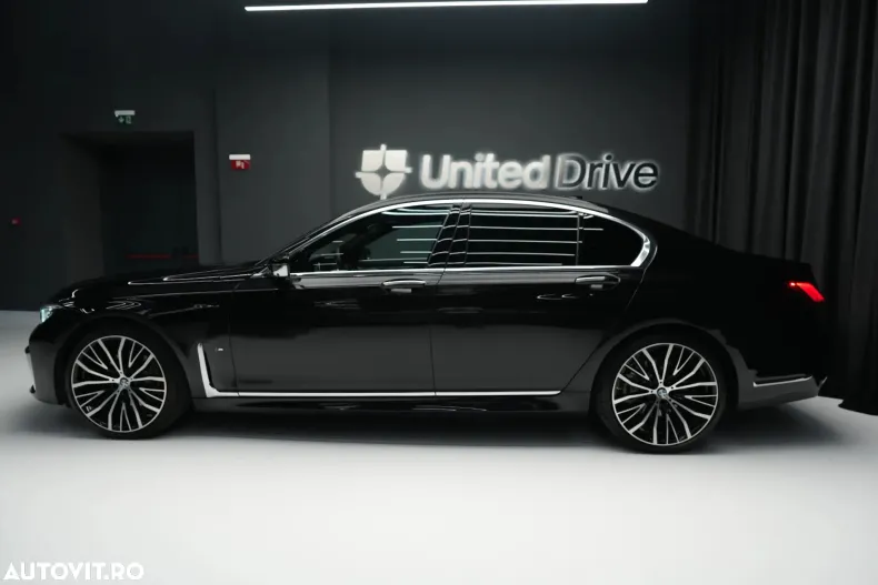 BMW Seria 7 din 2020 cu 32.800 km - oferta BMW123627 - foto 11