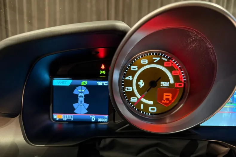 Ferrari F8 din 2021 cu 35.500 km - oferta FER123650 - foto 27