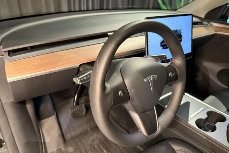 Tesla Model Y din 2024 cu 50.000 km - oferta TES123656 - foto 11