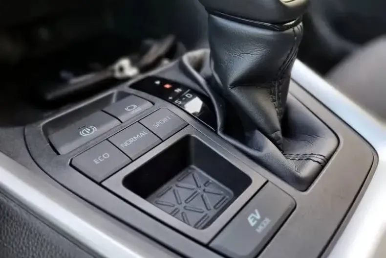 Toyota RAV4 din 2022 cu 142.170 km - oferta TOY123697 - foto 8