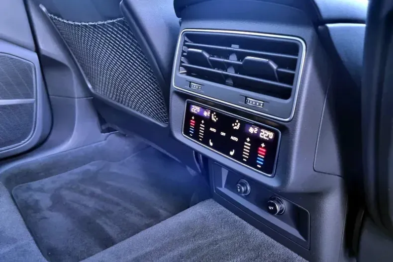 Audi Q8 din 2022 cu 44.521 km - oferta AUD123711 - foto 20