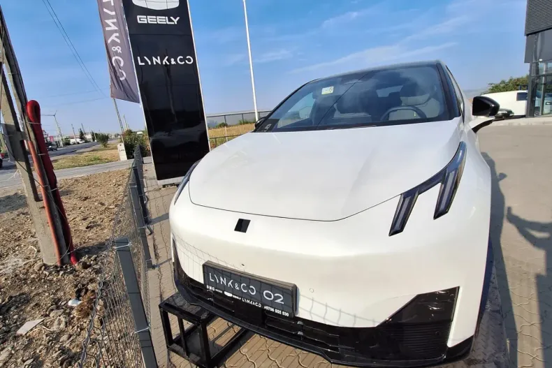 Lynk&Co 02 din 2025 cu 15 km - oferta LYN123717 - foto 2