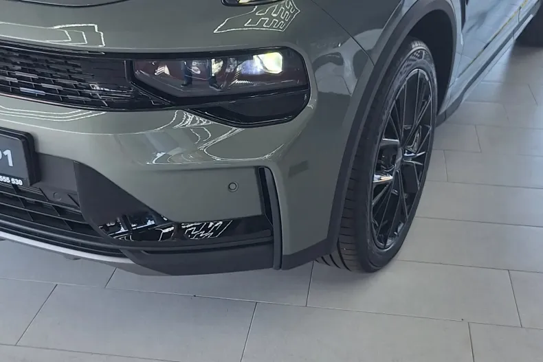 Lynk&Co 01 din 2025 cu 0 km - oferta LYN123719 - foto 2