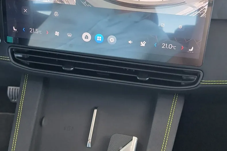 Lynk&Co 01 din 2025 cu 0 km - oferta LYN123719 - foto 11