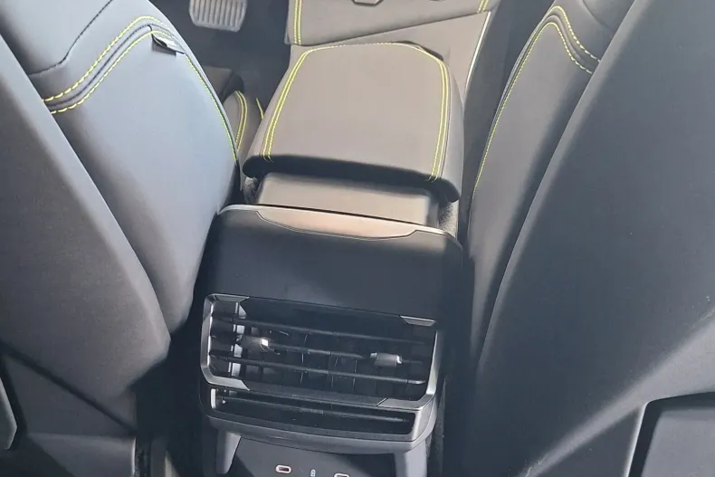 Lynk&Co 01 din 2025 cu 0 km - oferta LYN123719 - foto 17