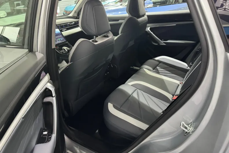 Geely Starray din 2024 cu 1 km - oferta GEE123726 - foto 12