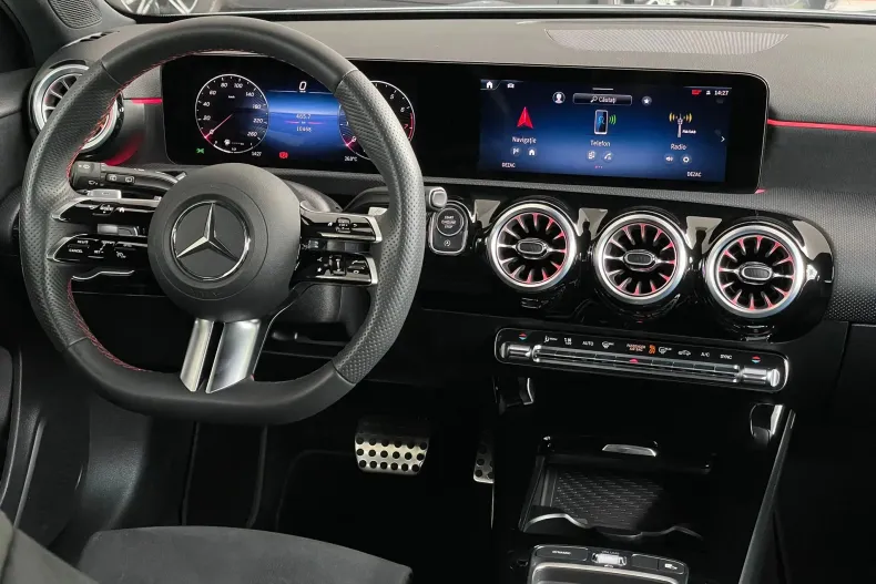 Mercedes-Benz A din 2024 cu 10.468 km - oferta MER123786 - foto 11