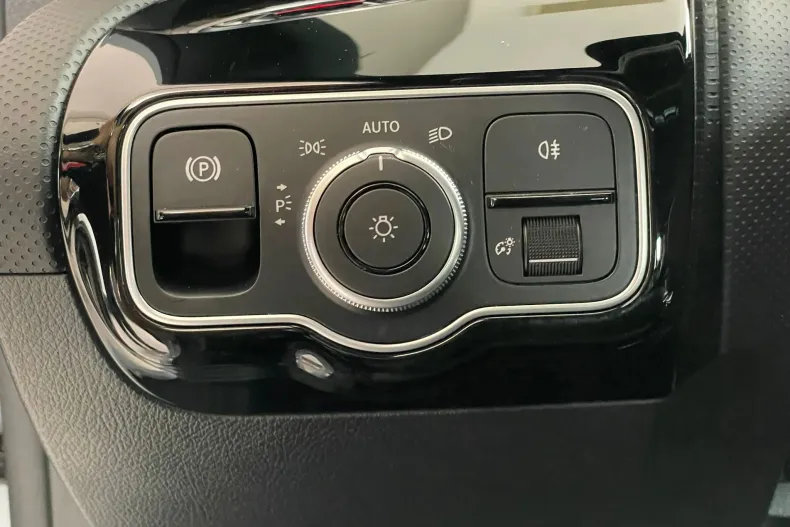 Mercedes-Benz A din 2024 cu 10.468 km - oferta MER123786 - foto 15