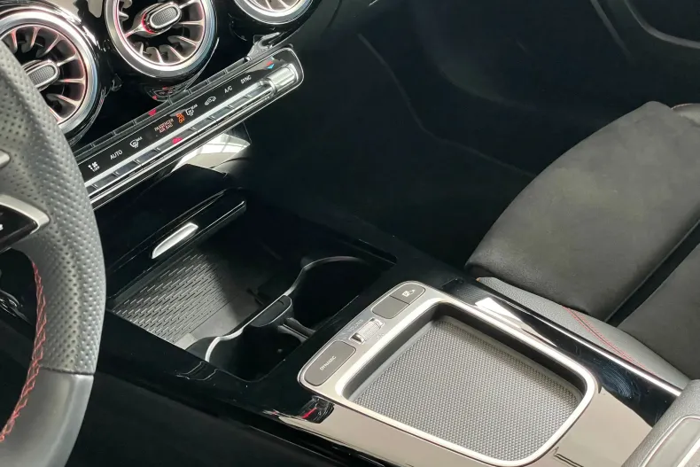 Mercedes-Benz A din 2024 cu 10.468 km - oferta MER123786 - foto 23