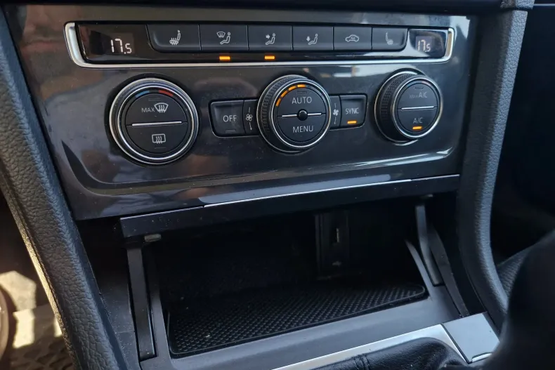 Volkswagen Golf din 2020 cu 83.506 km - oferta VOL123797 - foto 17