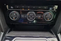 Volkswagen Passat din 2020 cu 99.578 km - oferta VOL123804 - foto 17