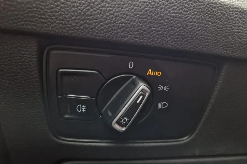 Volkswagen Passat din 2020 cu 99.578 km - oferta VOL123804 - foto 20