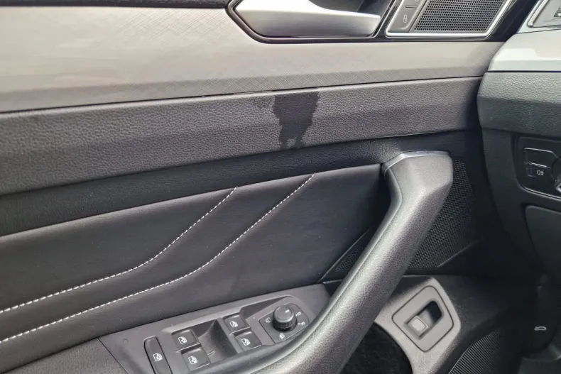 Volkswagen Passat din 2020 cu 99.578 km - oferta VOL123804 - foto 21