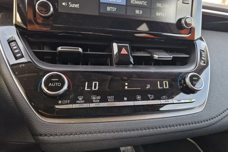 Toyota Corolla din 2021 cu 81.376 km - oferta TOY123816 - foto 16