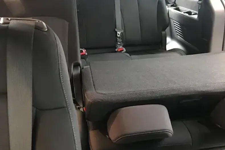 Hyundai STARIA din 2025 cu 1 km - oferta HYU123833 - foto 5