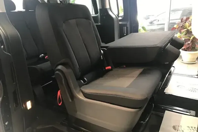 Hyundai STARIA din 2025 cu 1 km - oferta HYU123833 - foto 6