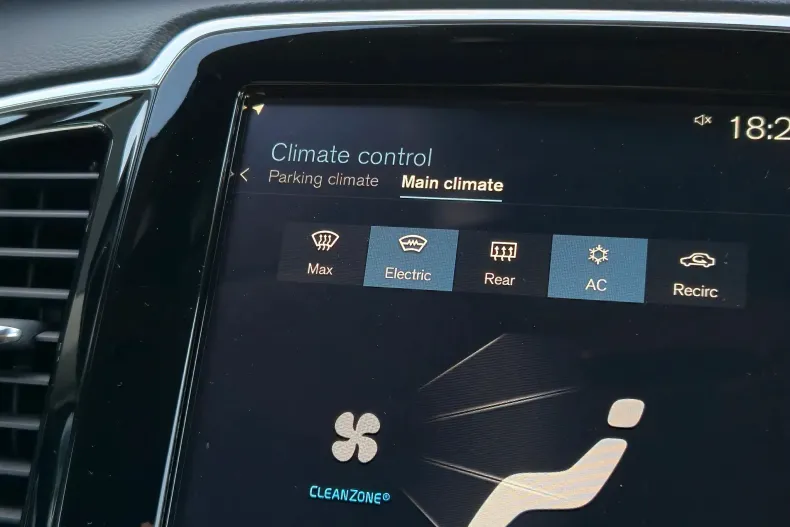 Volvo XC90 din 2020 cu 178.200 km - oferta VOL123863 - foto 29