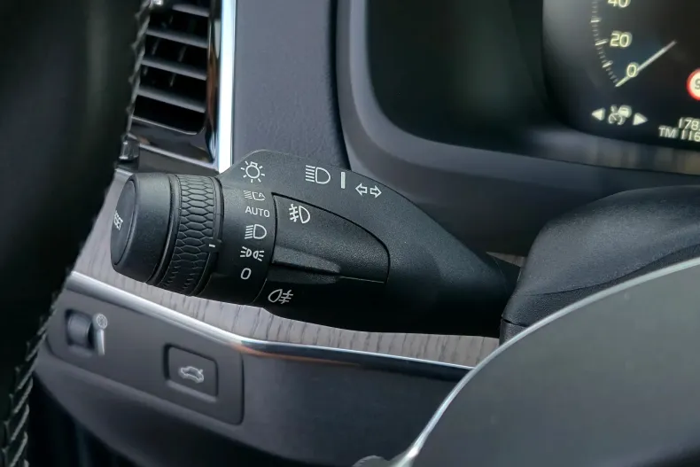 Volvo XC90 din 2020 cu 178.200 km - oferta VOL123863 - foto 33