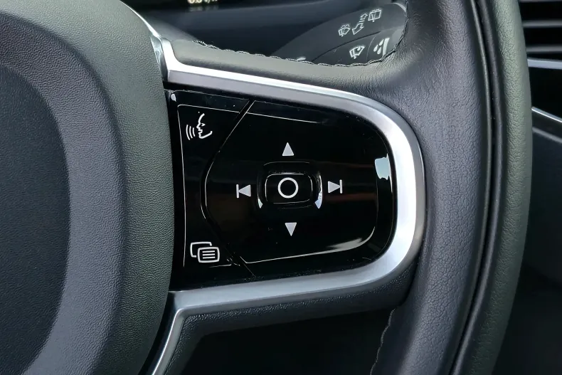 Volvo XC90 din 2020 cu 178.200 km - oferta VOL123863 - foto 35