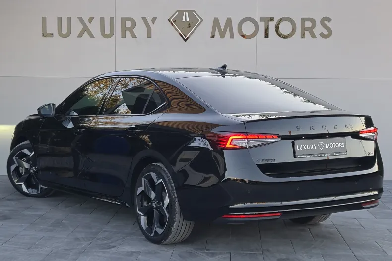 Skoda Superb din 2025 cu 6.500 km - oferta SKO123867 - foto 5